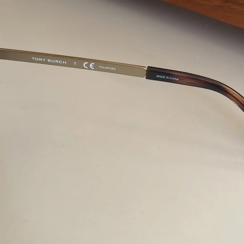 Tory Burch
Polarized 62mm
Aviator Sunglasses - Picture 7 of 8